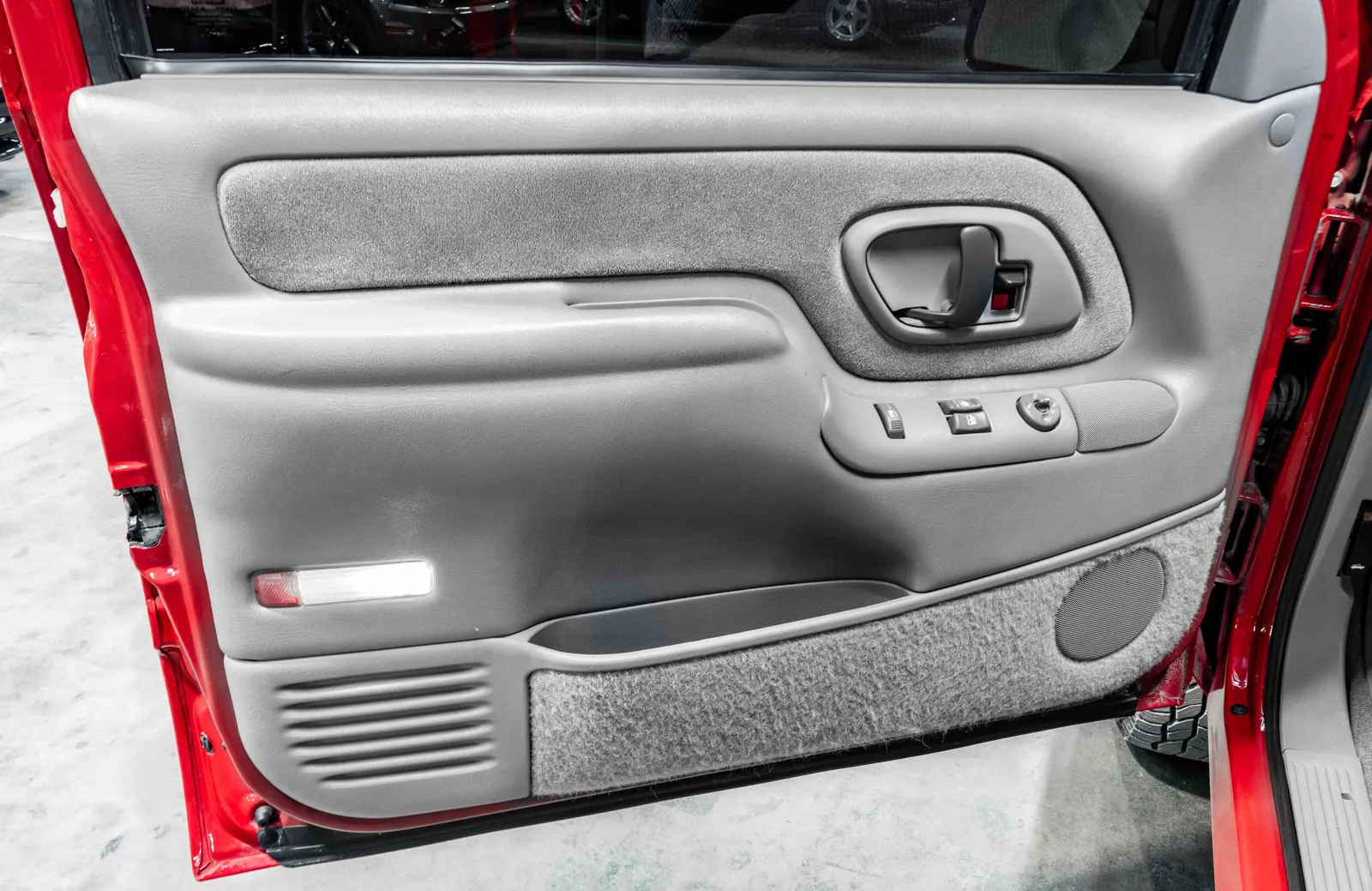 11_ 1998-Chevrolet-K1500-Red-102664-41.jpg